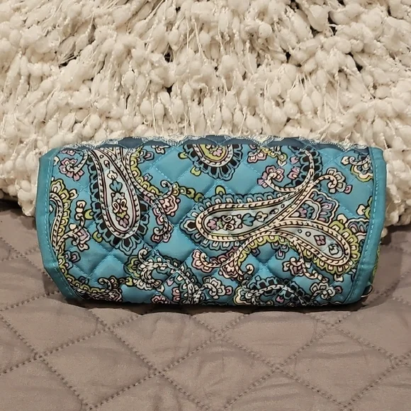 Modella Blue and Green Travel Jeweley Bag with Quilted Design - Picture 2 of 16